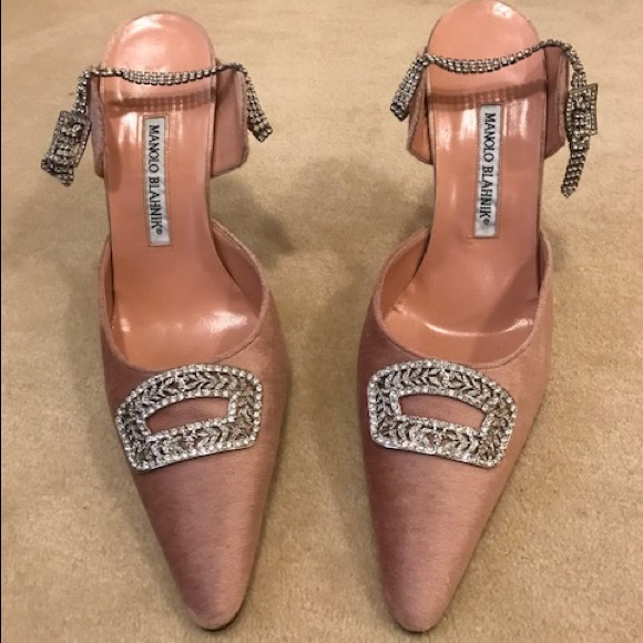 Manolo Blahnik Shoes - Manolo Blahnik Blush Pink Velvet Heels w/ crystal